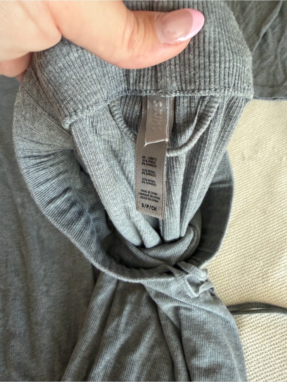 SKIMS Soft Lounge Sleep Set Gray Soft Lounge Set Size Small - Picture 5 of 6